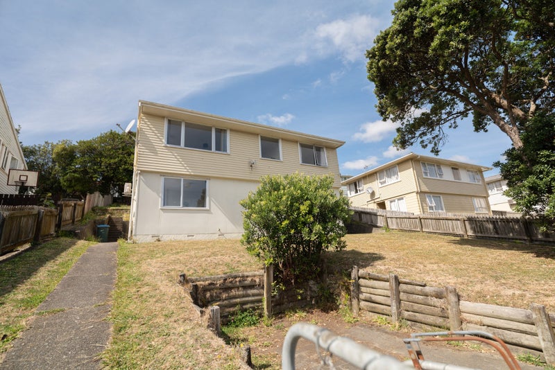 346 Warspite Avenue, Waitangirua, Porirua - Carousel 1