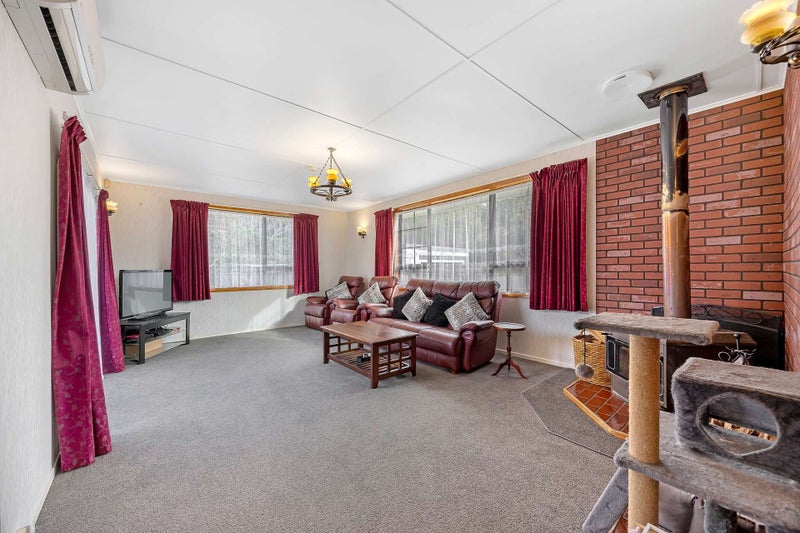 8 Ngaturi Grove, Wainuiomata, Lower Hutt - Carousel 2