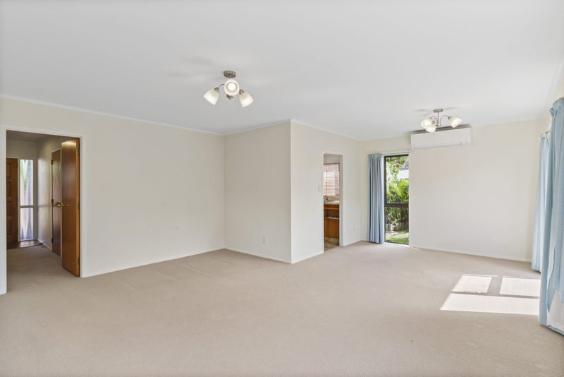 2/5 Golfland Drive, Golflands, Auckland - Carousel 2