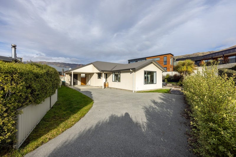 12B Alpha Close, Wanaka - Carousel 2