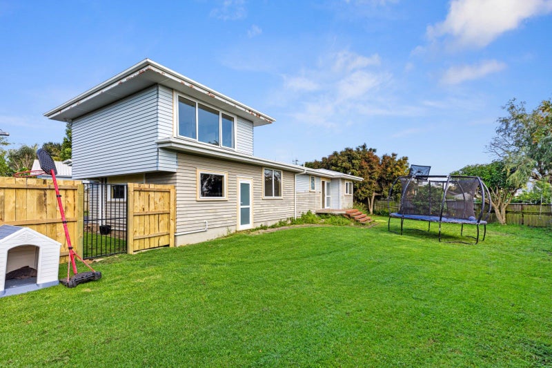 19 Sunny Bay Road, Matua, Tauranga - Carousel 1