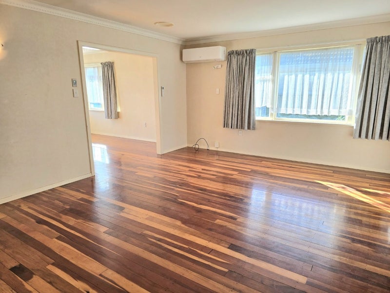 7 Boothby Grove, Fairfield, Lower Hutt - Carousel 2