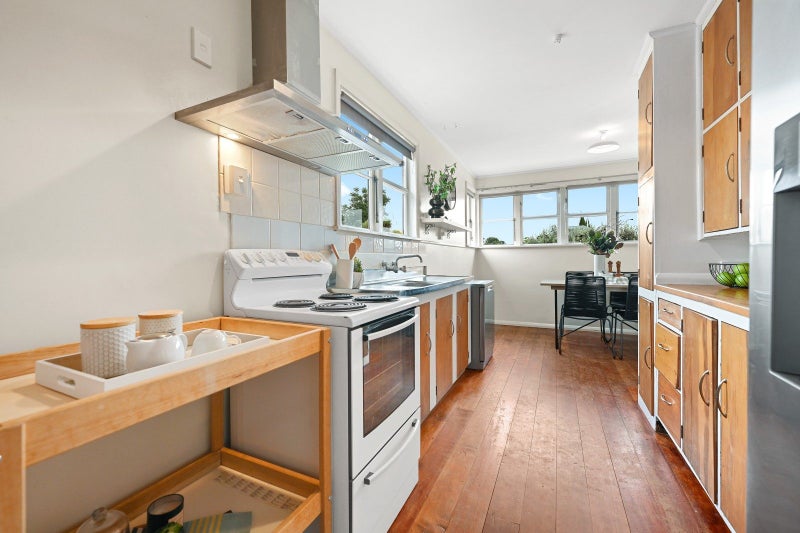 14A Graham Street, Hamilton East, Hamilton - Carousel 2