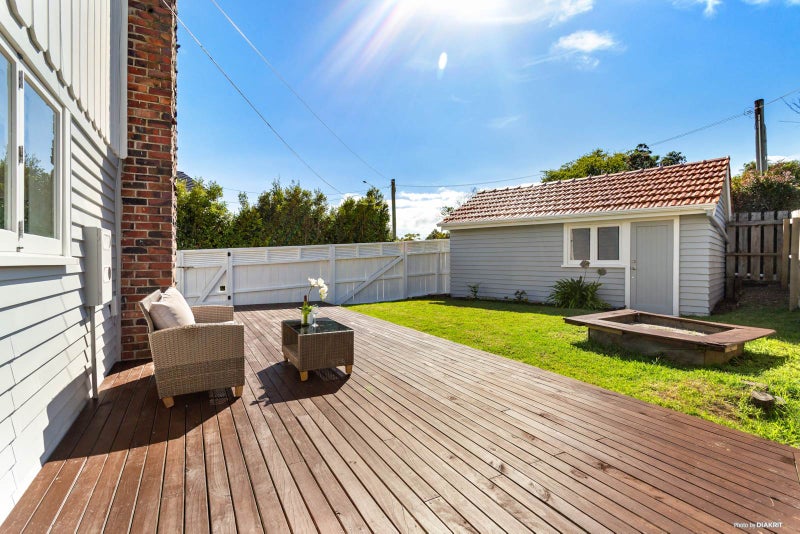 1/472 East Coast Road, Windsor Park, Auckland - Carousel 2