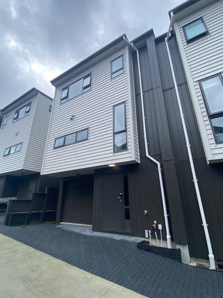 32B Potter Avenue, Northcote, Auckland - Carousel 2