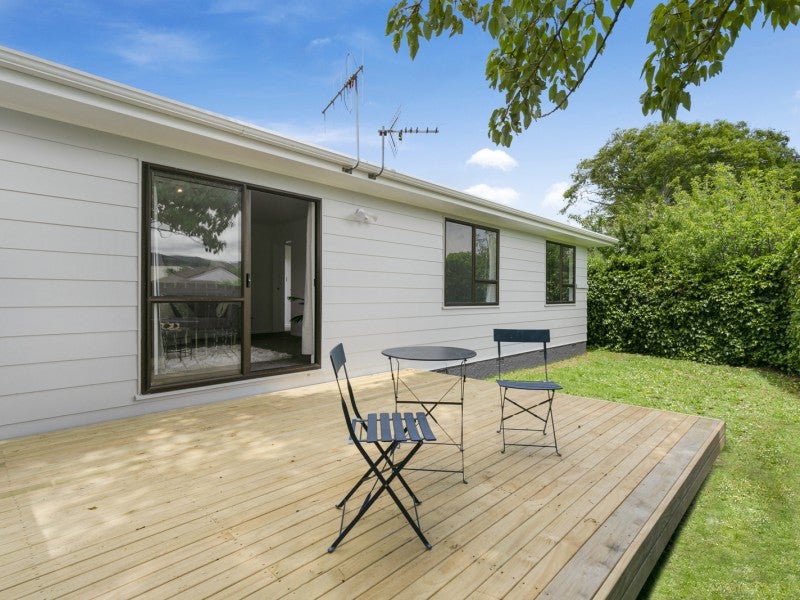 1/10 Clement Grove, Taita, Lower Hutt - Carousel 2