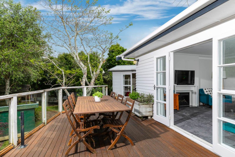 9 Gull Lane, Mairangi Bay, Auckland - Carousel 2