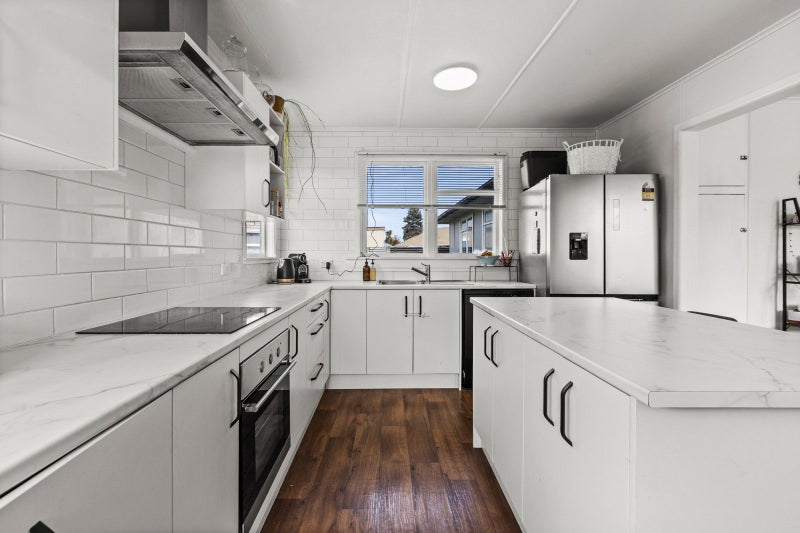 12 Fleming Crescent, Maraenui, Napier - Carousel 2