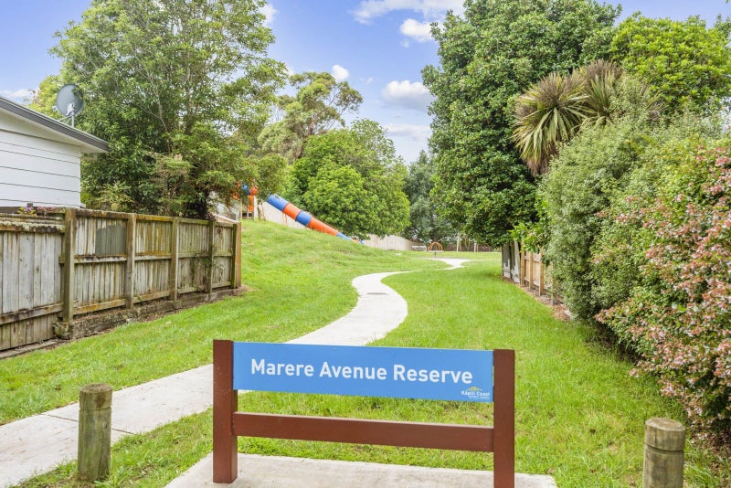5 Marere Avenue, Paraparaumu - Carousel 21