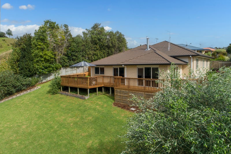 15 Peregrine Place, Welcome Bay, Tauranga - Carousel 1