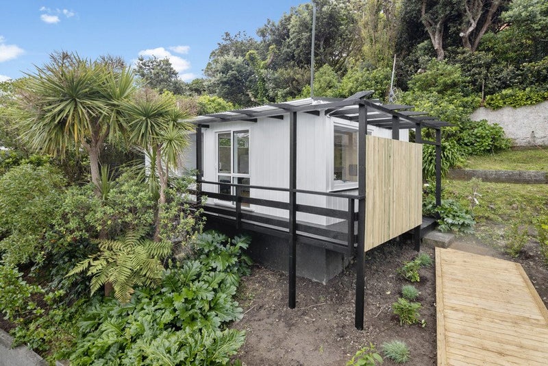 533 Broadway, Miramar, Wellington - Carousel 1