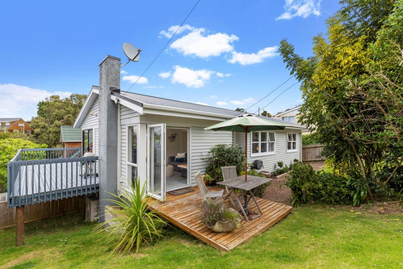 7 McIlroy Avenue, Hillsborough, Auckland - Carousel 1
