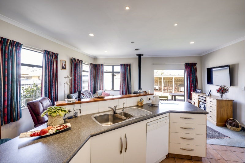 106 Stortford Street, Saint Leonards, Hastings - Carousel 2