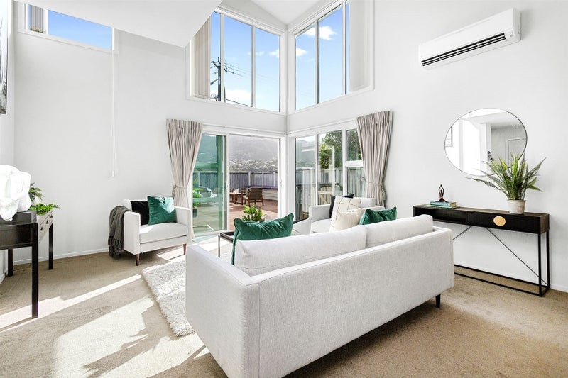 9 Duncan Street, Tawa, Wellington - Carousel 1