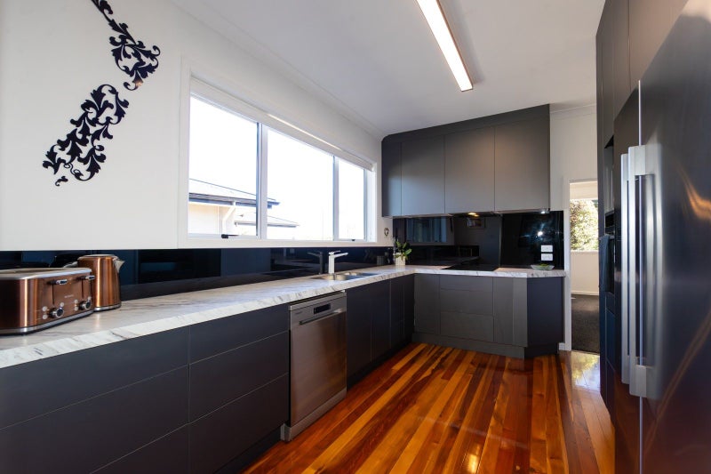 113 Taradale Road, Onekawa, Napier - Carousel 2