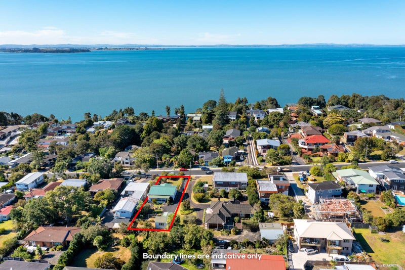 67 Cliff View Drive, Green Bay, Auckland - Carousel 2