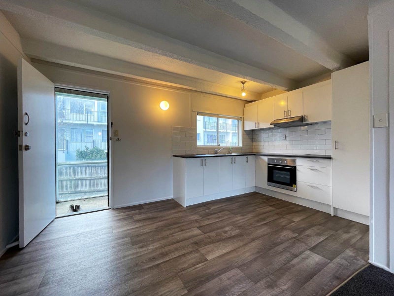 9/64 Grange Road, Mount Eden, Auckland - Carousel 1