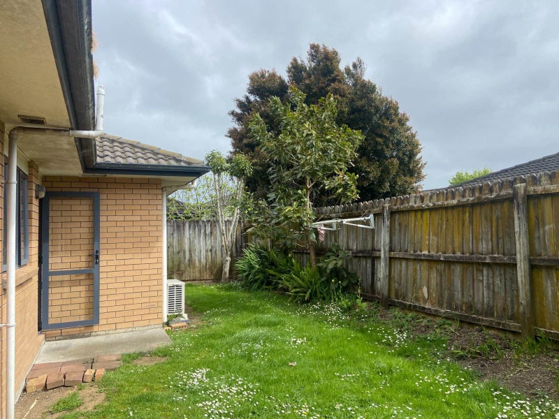 22 Donegal Park Drive, Flat Bush, Auckland - Carousel 8