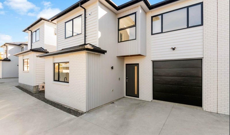 22C Keystone Avenue, Three Kings, Auckland - Carousel 1