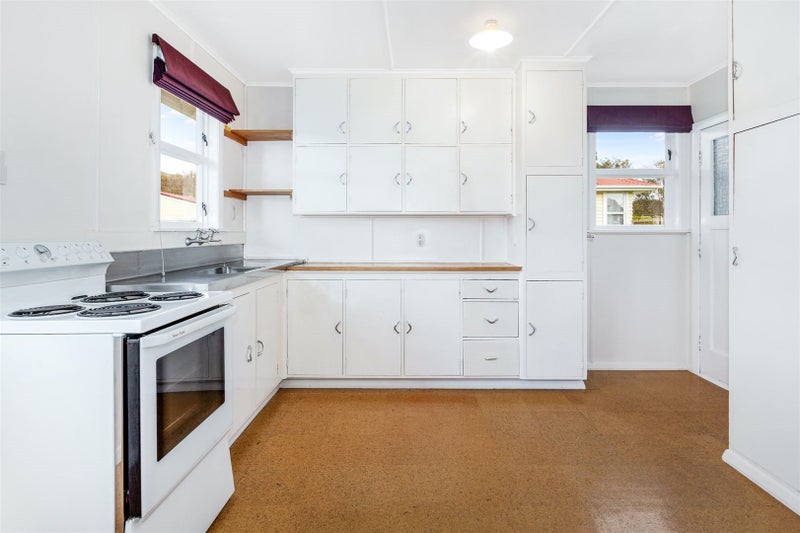 19 D'Urville Street, Cannons Creek, Porirua - Carousel 2