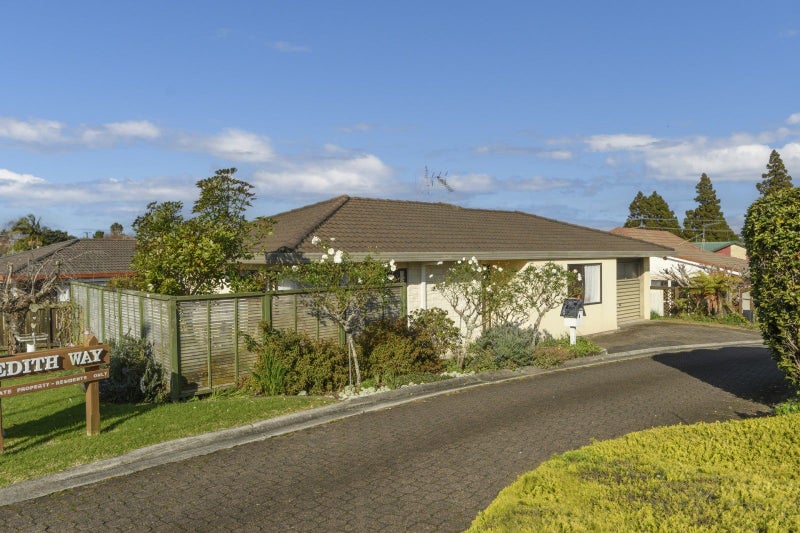 4 Edith Way, Matua, Tauranga - Carousel 1