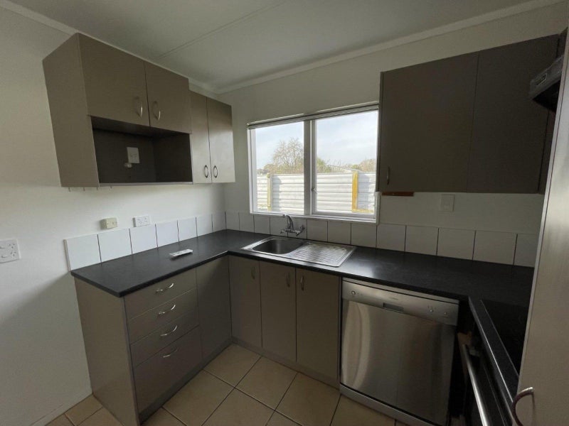 3/32 Field Street, Aramoho, Whanganui - Carousel 2