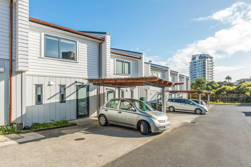 70/3 Burton Street, Grafton, Auckland - Carousel 1