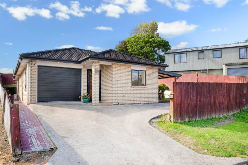 94 Robert Skelton Place, Clendon Park, Auckland - Carousel 1