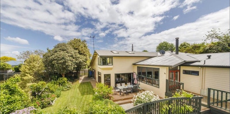 24 Weston Avenue, Roslyn, Palmerston North - Carousel 2
