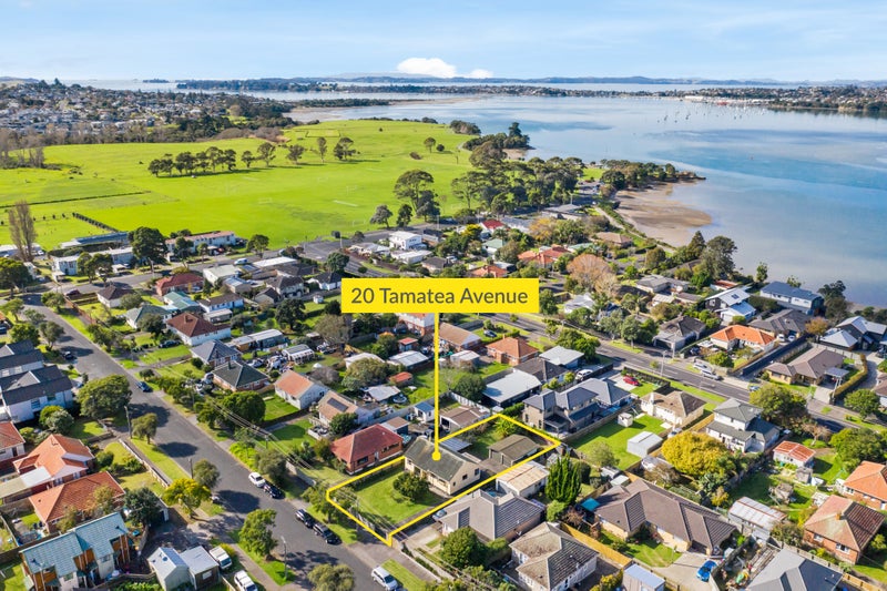 20 Tamatea Avenue, Point England, Auckland - Carousel 1
