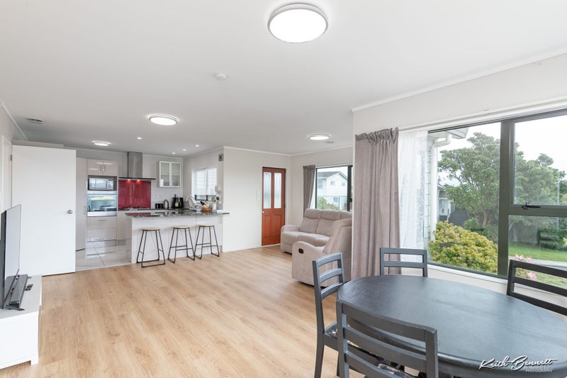 86 Baylands Drive, Newlands, Wellington - Carousel 2