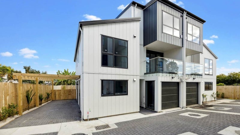 4 Waitaki Street, Henderson, Auckland - Carousel 1