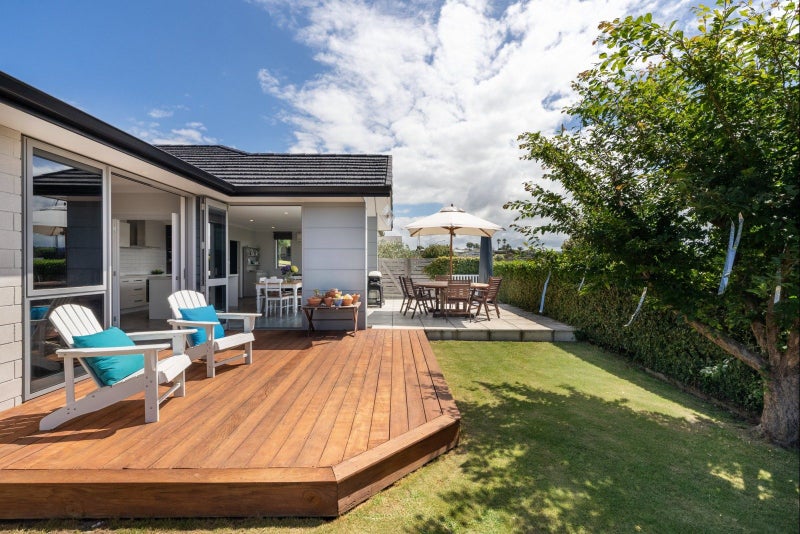 1 Siemonek Rise, Bethlehem, Tauranga - Carousel 1