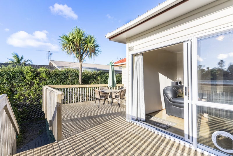 1/45 Shakespeare Road, Milford, Auckland - Carousel 2