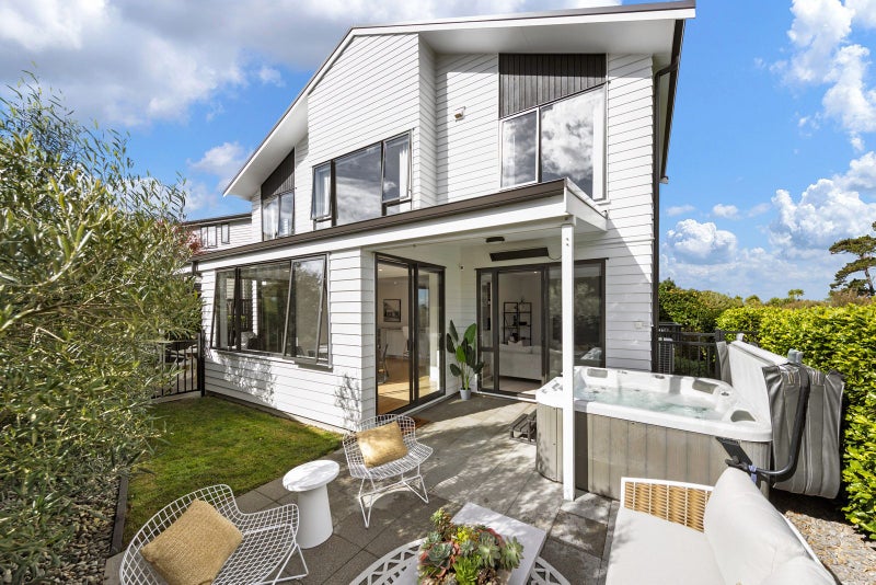 19B Fernwood Place, Wai o Taiki Bay, Auckland - Carousel 1