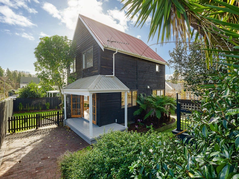 14 Kiwi Avenue, Forest Lake, Hamilton - Carousel 2