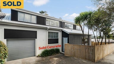 632 Beach Road, Browns Bay, Auckland - Carousel 1