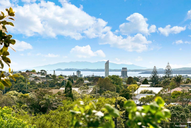 135A Mokoia Road, Birkenhead, Auckland - Carousel 2