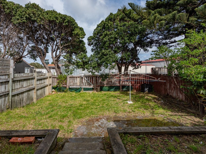 218 Coutts Street, Rongotai, Wellington - Carousel 2