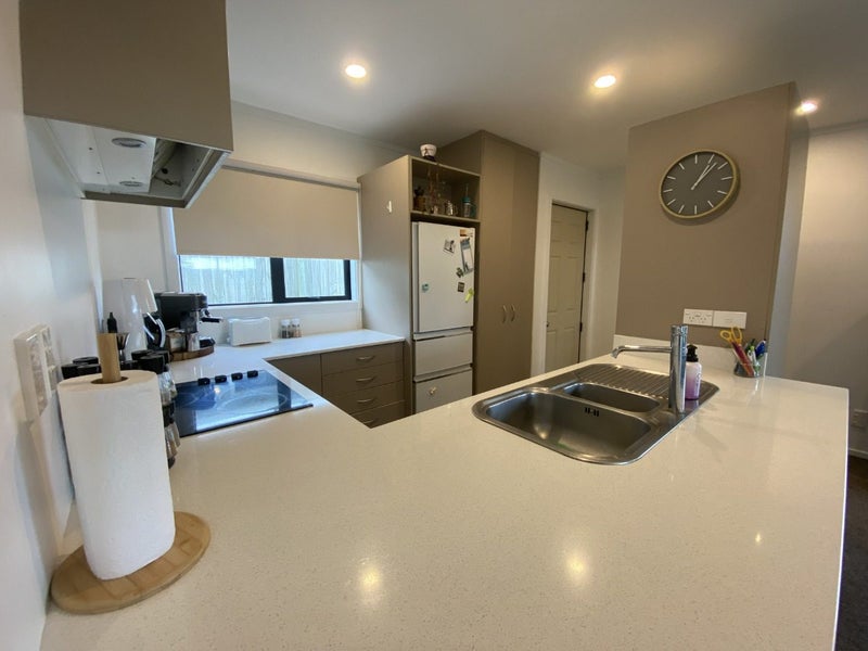 43B Horokiwi road west, Newlands, Wellington - Carousel 1