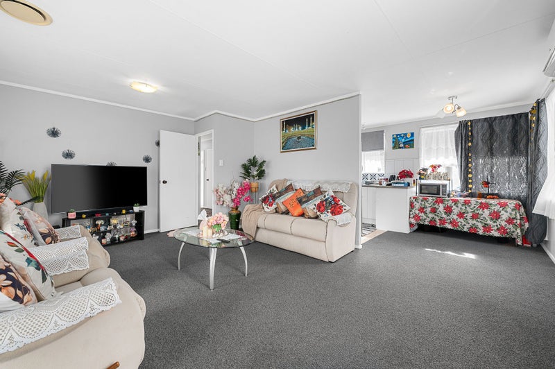 424 Kahikatea Drive, Dinsdale, Hamilton - Carousel 2