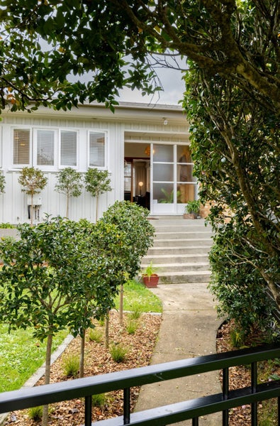 1 Tarbett Road, Hillcrest, Hamilton - Carousel 2