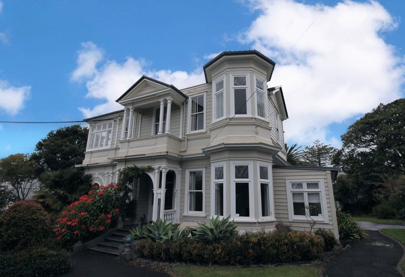 9 Awanui Street, Birkenhead, Auckland - Carousel 2