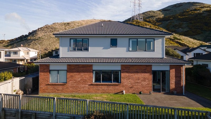 49 Erlestoke Crescent, Churton Park, Wellington - Carousel 1