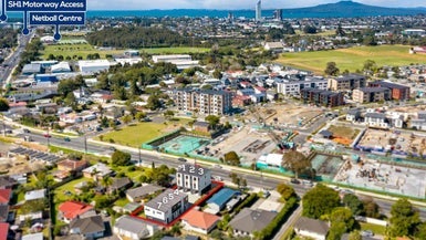 3/208 Lake Road, Northcote, Auckland - Carousel 1