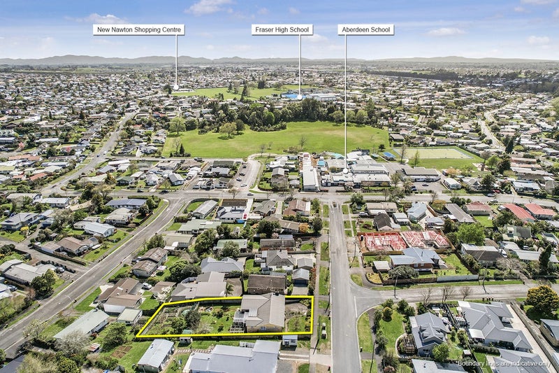 31 Thomson Avenue, Dinsdale, Hamilton - Carousel 1