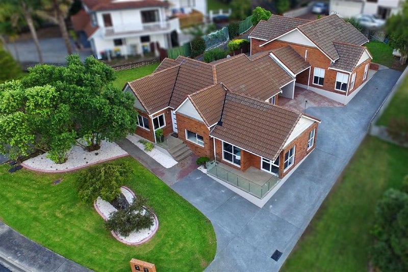 2/5 Mauretania Place, Lynfield, Auckland - Carousel 1