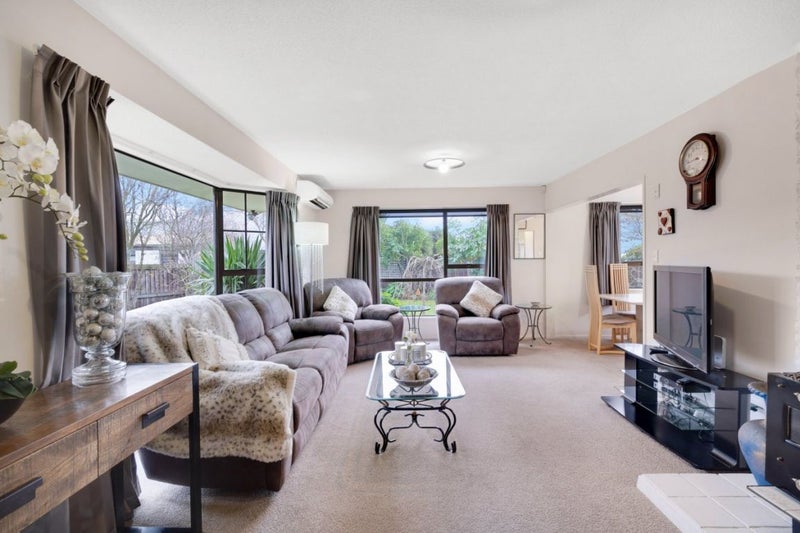 3 Pensacola Crescent, Broomfield, Christchurch - Carousel 2