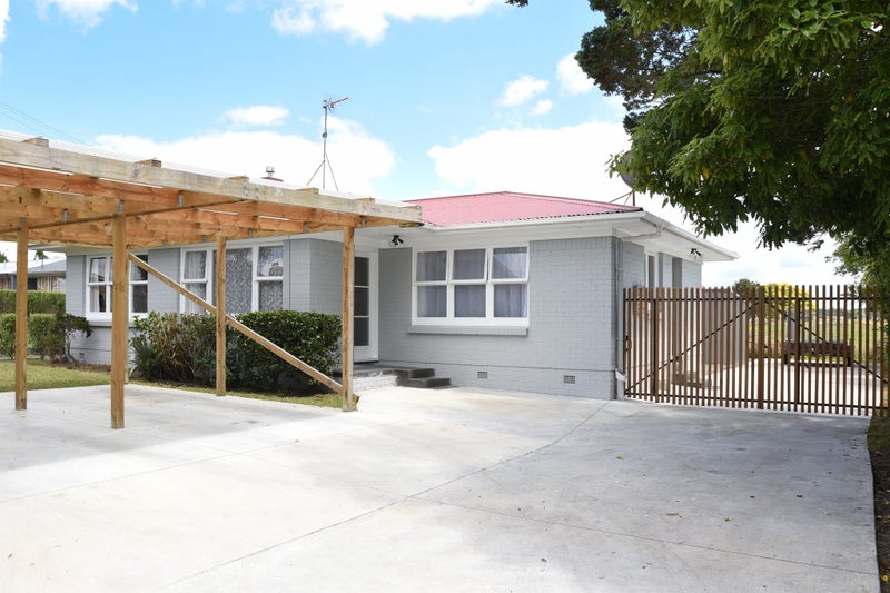 13 Sheridan Street, Silverdale, Hamilton - Carousel 1