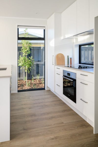 1 Devonport Street, Green Island, Dunedin - Carousel 2